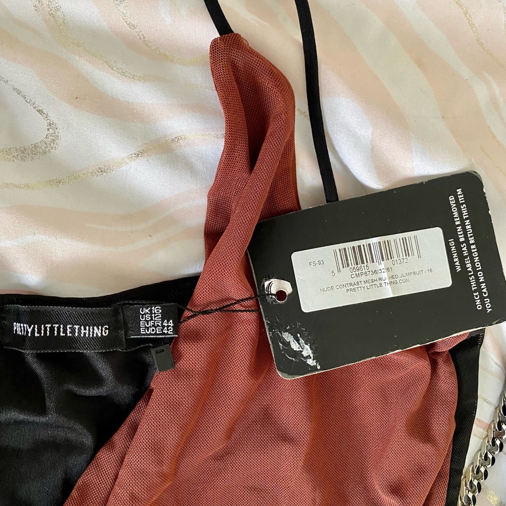 PRETTYLITTLETHING Color block jumpsuit - Picture 4 of 5